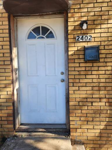 Main picture of 2402 E Randolph Ave