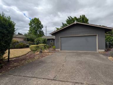 Main picture of 3338 Gardenia Way