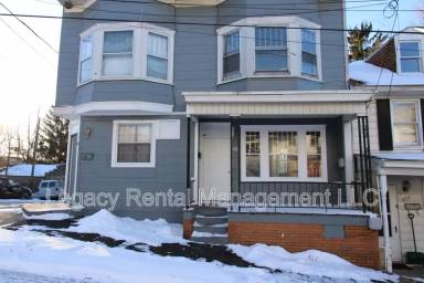 Main picture of 402 W Cherry St