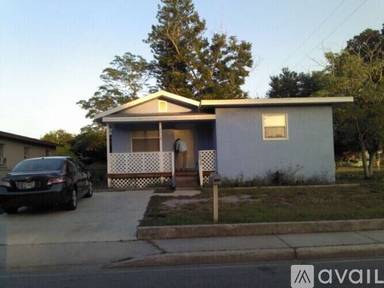 Main picture of 2418 N Links Ave