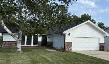 Main picture of 6606 S 108th Ter