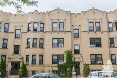 Main picture of 1940-54 W Wilson Ave & 4600-14 N Winchester Ave