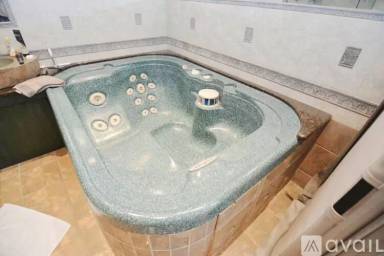 Main picture of 3100 N Sheridan Rd