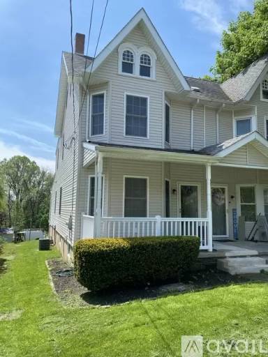 Main picture of 370 Strasburg Ave