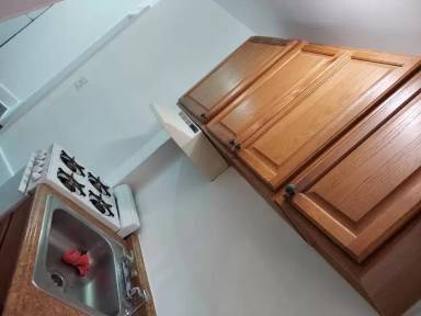 Main picture of 28 Hooker Ave