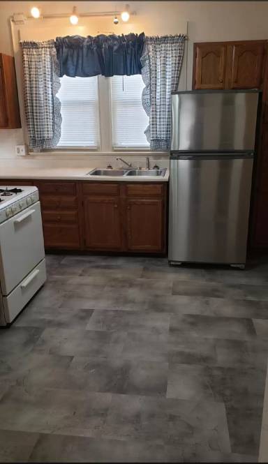 Main picture of 423 Marion St