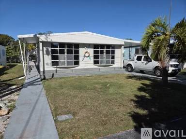 Main picture of 922 S Silver Cir