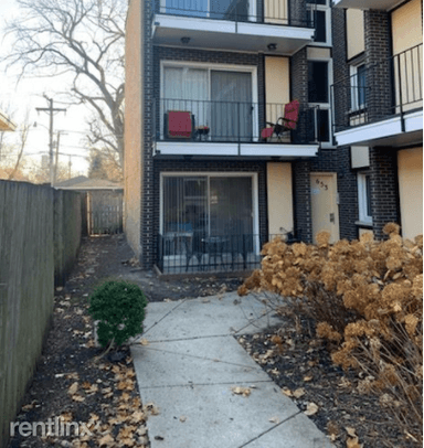 Main picture of 653 South Blvd