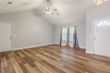 Main picture of 515 Grandridge Dr
