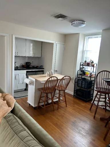 Main picture of 1205 Jamestown Rd