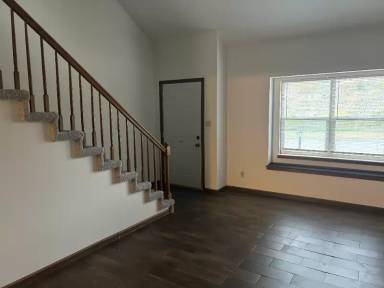 Main picture of 3632 SW Oak Pkwy