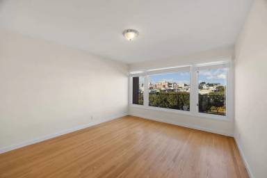 Main picture of 425 Euclid Ave