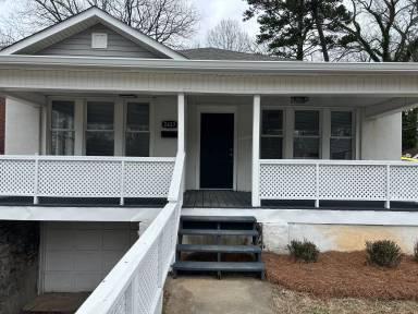 Main picture of 2423 N Patterson Ave