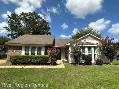 Main picture of 3225 Hillcrest Ln