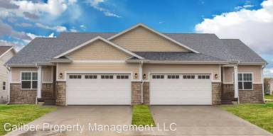 Main picture of 121 NW Reinhart Dr