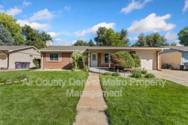 Main picture of 934 S Ivy St