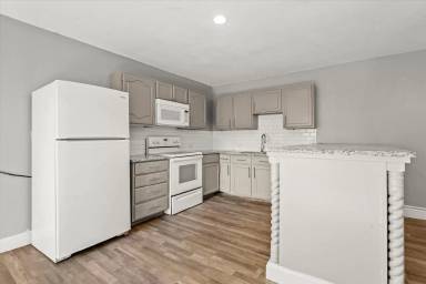 Main picture of 929 S Rosemont Ave