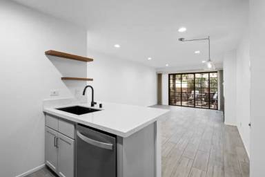 Main picture of 3633 S Bear St