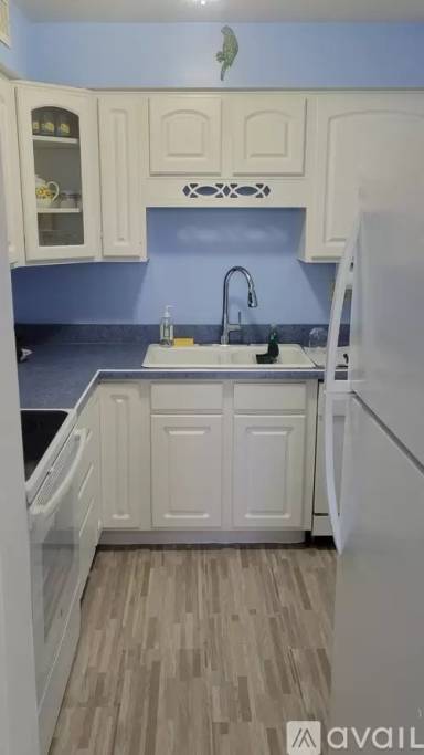 Main picture of Saturn Condominiums