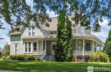 Main picture of 202 W Cherokee Ave