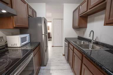 Main picture of 607 Kenwood Ave