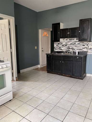 Main picture of 2054 W 18th Pl