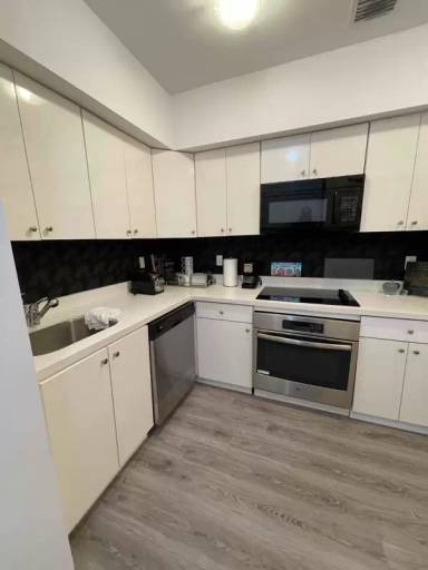 Main picture of 700 Meridian Ave