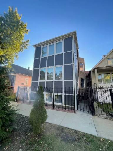 Main picture of 4034 N Bernard St