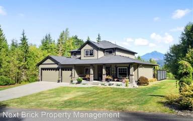 Main picture of 4821 203rd Ave NE