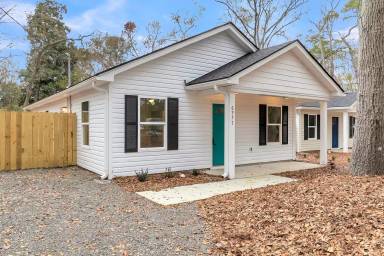 Main picture of 6957 Raymond Ave