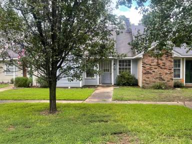 Main picture of 9485 Woodcrest Dr