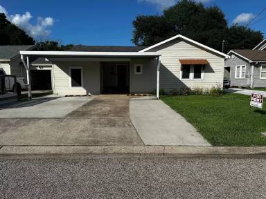 Main picture of 235 Brookside Dr