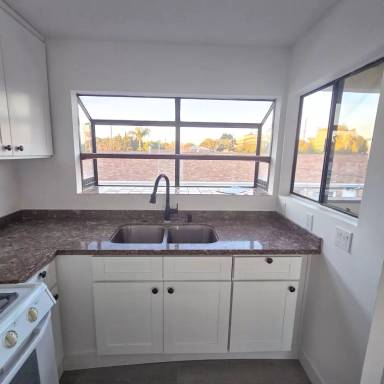 Main picture of 429 N Eastwood Ave
