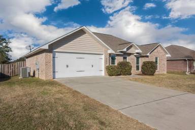 Main picture of 5248 Moore Loop
