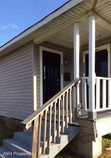 Main picture of 3641 Huston St