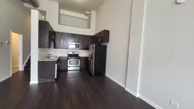 Main picture of 5822 N Western Ave