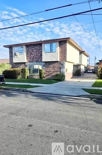 Main picture of 9529 Olive St