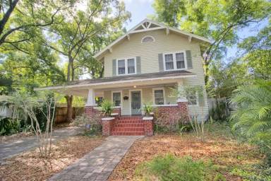 Main picture of 800 E Livingston St