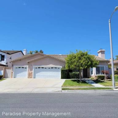 Main picture of 329 Roosevelt Ave