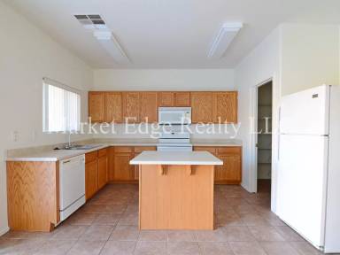 Main picture of 363 E Saddle Way