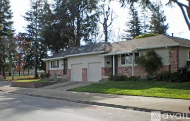 Main picture of 4420 Colombo Dr