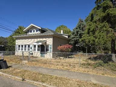 Main picture of 1552 Charles St