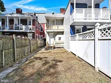 Main picture of 735 S Beaver St