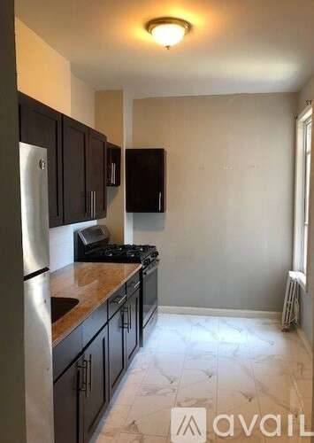 Main picture of 881 Rutland Rd
