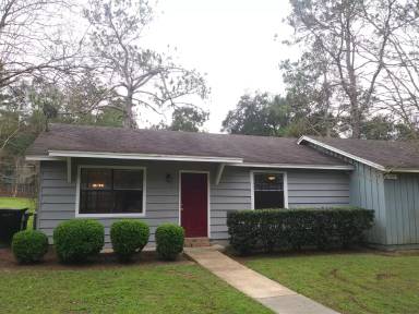 Main picture of 1631 Coombs Dr