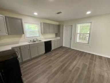 Main picture of 2468 Morningside Dr