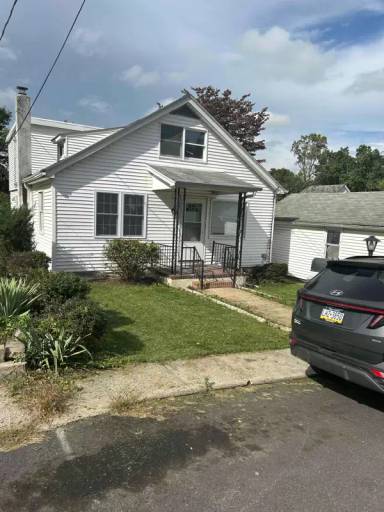 Main picture of 2198 Focht Ave