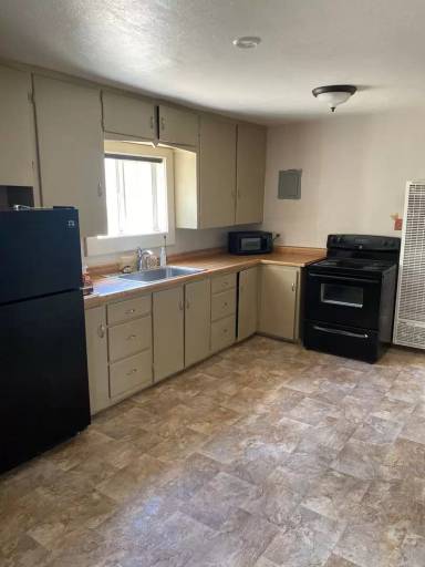 Main picture of 516 W 4th St