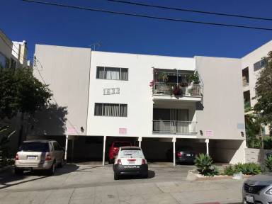 Main picture of 1633 N Poinsettia Pl