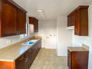 Main picture of 1135 1/2 W 90th St